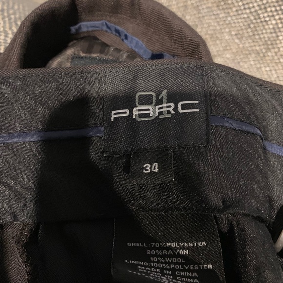 Parc 81 suit - Picture 2 of 5
